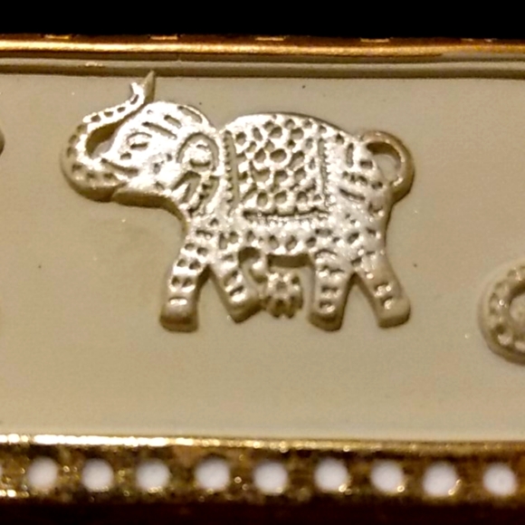 UNIQUE 🐘 ELEPHANT FRAME NWT